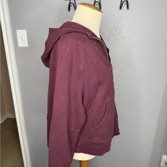 Lululemon Women's Burgundy Zip-Up Hoodie - Picture 2 of 4